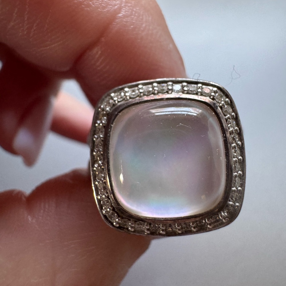 Elegant Silver and White Gemstone Ring